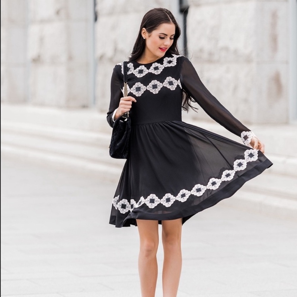 Ted Baker
Avianah Lace Appliqué Dress